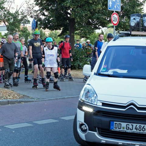 IMG_2124_niesar_2018_07_06nachtskaten_dresden_familie