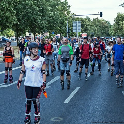 IMG_2126_niesar_2018_07_06nachtskaten_dresden_familie